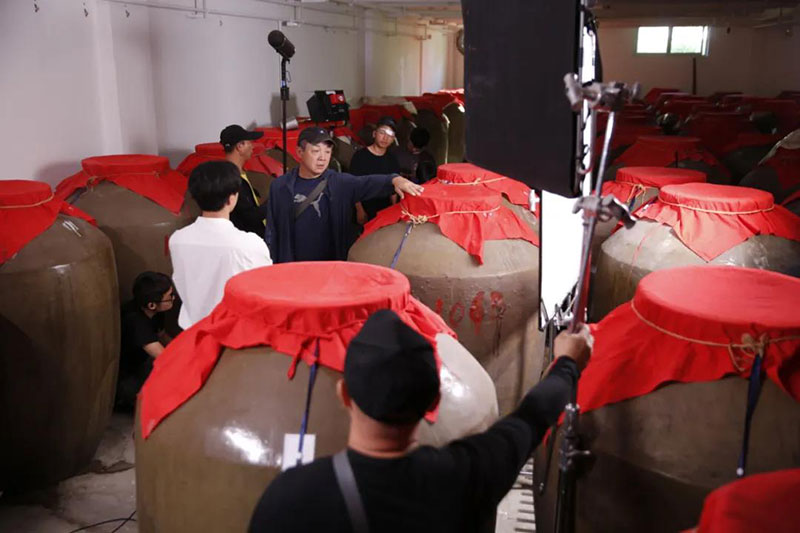 【秦洋长生酒业】院线电影《洋州里的春天》在秦洋长生酒业取景拍摄