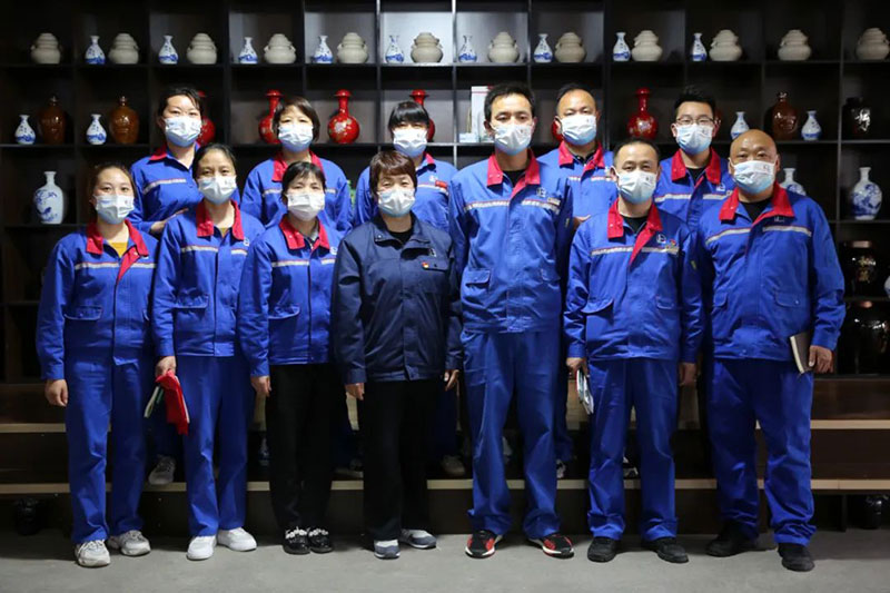 【秦洋长生酒业】产销对话创新路 共建交流双提升 || 中石化汉中分公司、秦洋长生酒业联合开展“主题党日+”活动