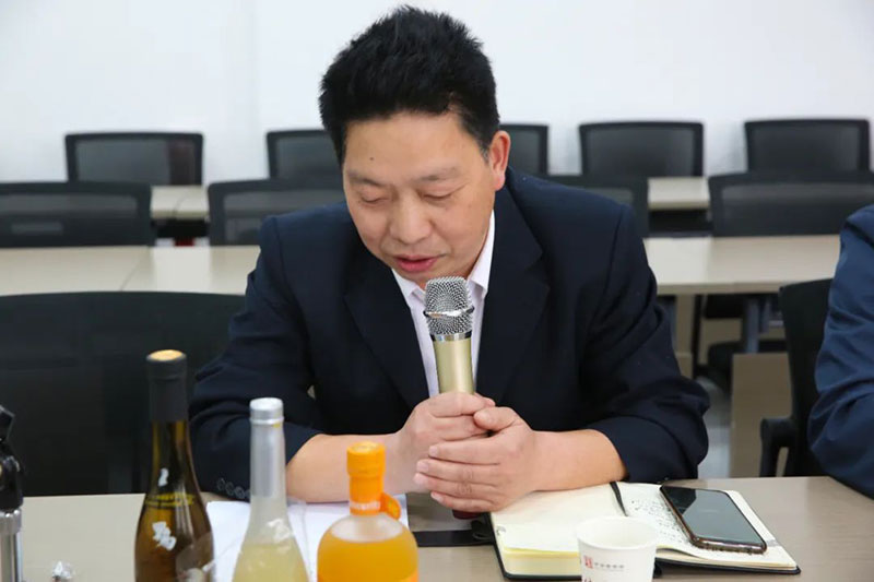 【秦洋长生酒业】一片橙心意相聚时 || 洋县新媒体协会走进秦洋长生酒业采风活动成功举行