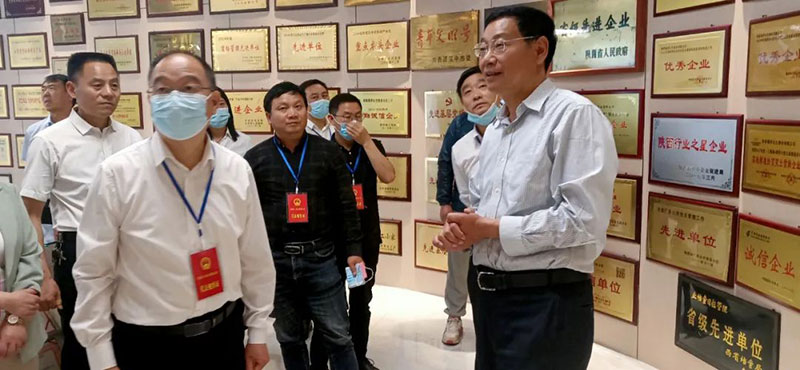 【秦洋长生酒业】洋县人大代表走进秦洋长生酒业考察调研