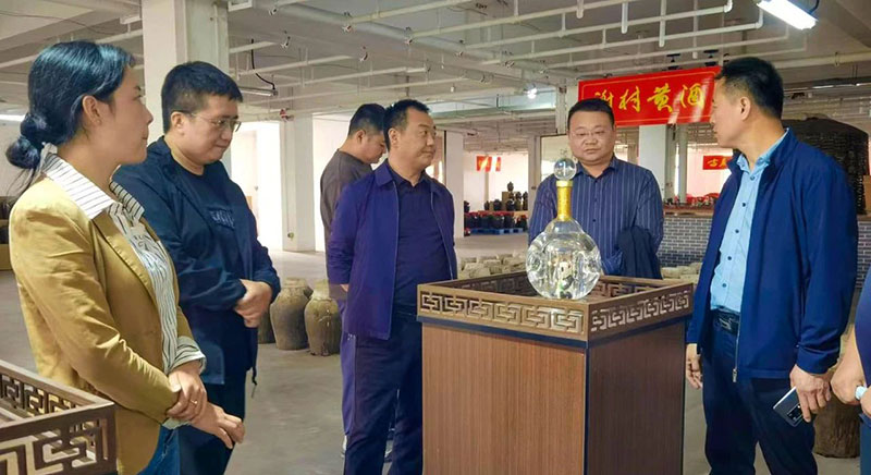 【秦洋长生酒业】两家企业、三个中华老字号联合入驻咸阳市渭城区步行街